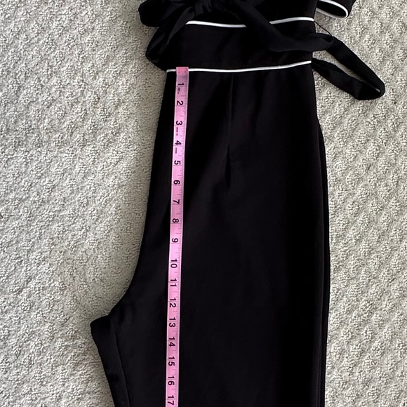 Bebe Knit Crepe Front Cutout Jumpsuit Black/White M Edgy Sexy Date Night Party - Picture 14 of 16